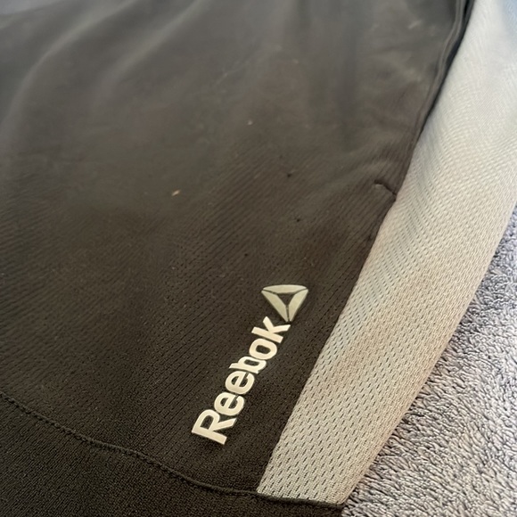 Shorts - Picture 2 of 3